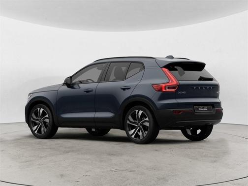 2026 Volvo XC40 B5 Ultra