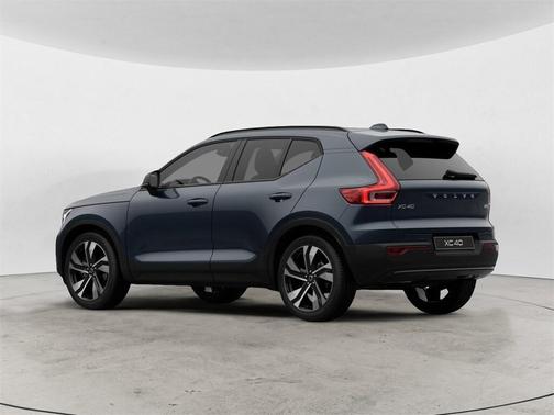 2026 Volvo XC40 B5 Ultra