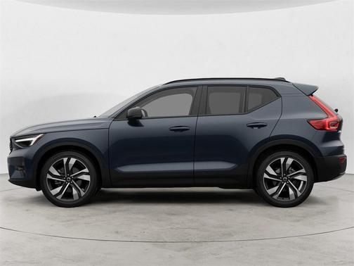 2026 Volvo XC40 B5 Ultra