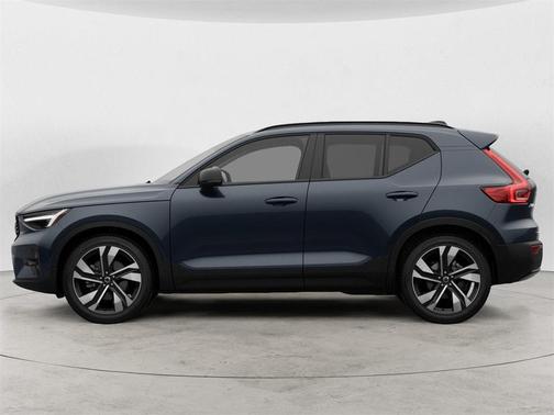 2026 Volvo XC40 B5 Ultra