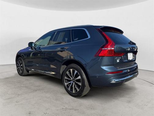 2023 Volvo XC60 B5 Plus Bright Theme