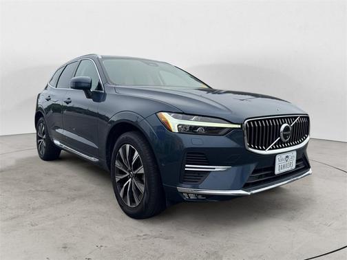 2023 Volvo XC60 B5 Plus Bright Theme