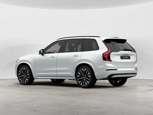 2026 Volvo XC90 B6 Ultra Dark Theme 7-Seater