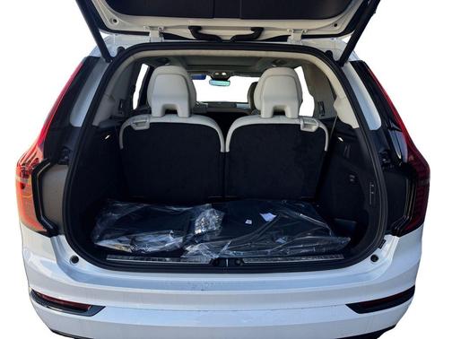 Crystal White 2026 Volvo XC90 B6 Ultra Dark Theme 7-Seater