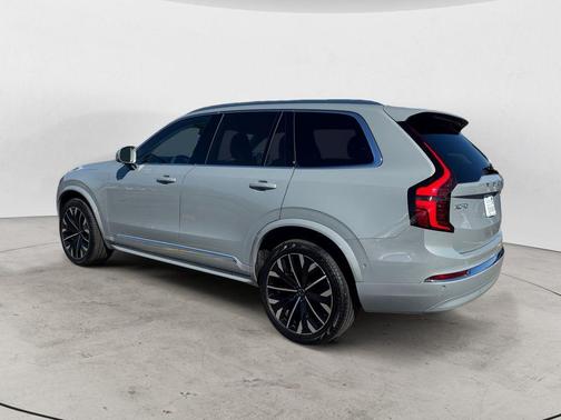 2025 Volvo XC90 B6 Plus 7-Seater