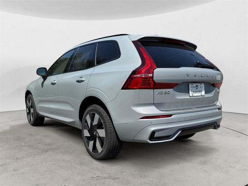 2025 Volvo XC60 Plug-In Hybrid T8 Plus
