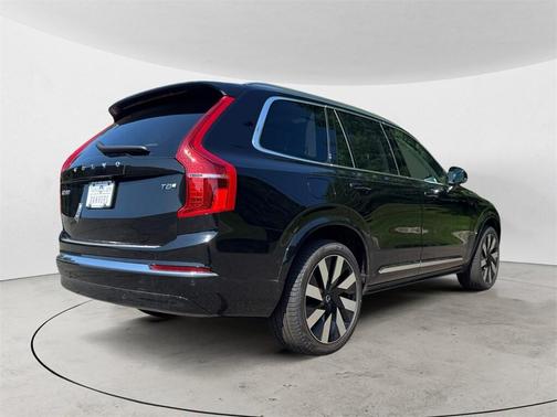 2025 Volvo XC90 Plug-In Hybrid T8 Ultra 6-Seater