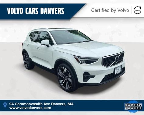 2025 Volvo XC40 B5 Plus Bright Theme