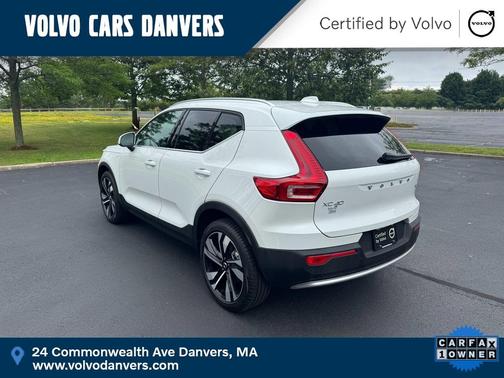 2025 Volvo XC40 B5 Plus Bright Theme