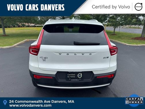 2025 Volvo XC40 B5 Plus Bright Theme