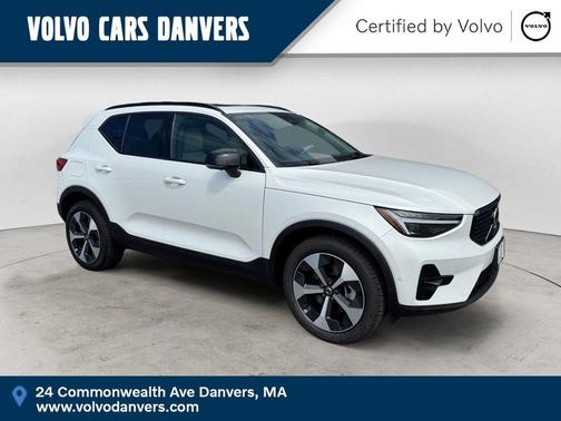 Crystal White 2026 Volvo XC40 B5 Plus