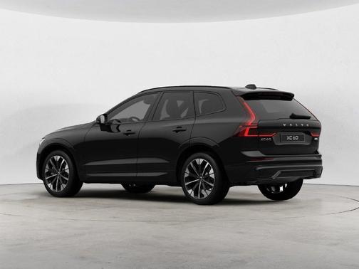 Onyx Black 2027 Volvo XC60 B5 PLUS