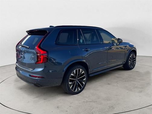 2026 Volvo XC90 B6 Ultra Dark Theme 6-Seater
