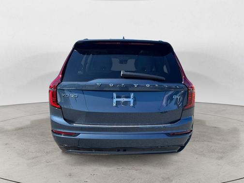 2026 Volvo XC90 B6 Ultra Dark Theme 6-Seater