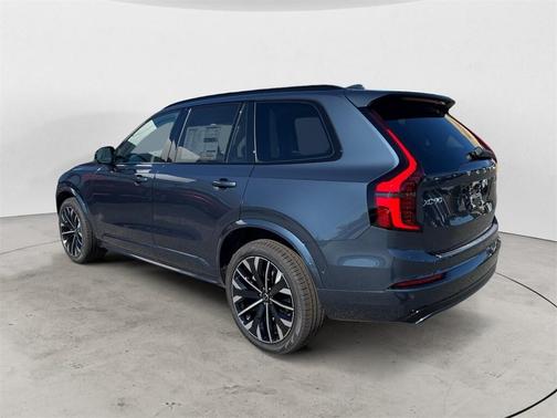 2026 Volvo XC90 B6 Ultra Dark Theme 6-Seater