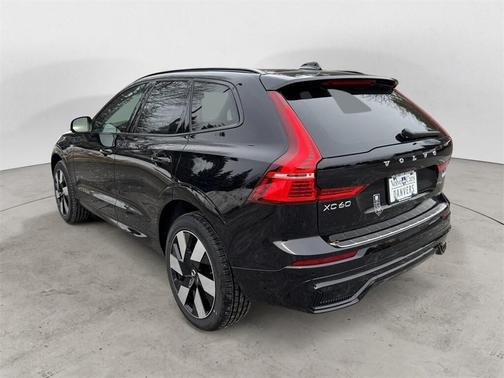 2025 Volvo XC60 Plug-In Hybrid T8 Plus