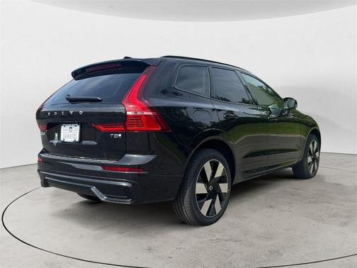 2025 Volvo XC60 Plug-In Hybrid T8 Plus