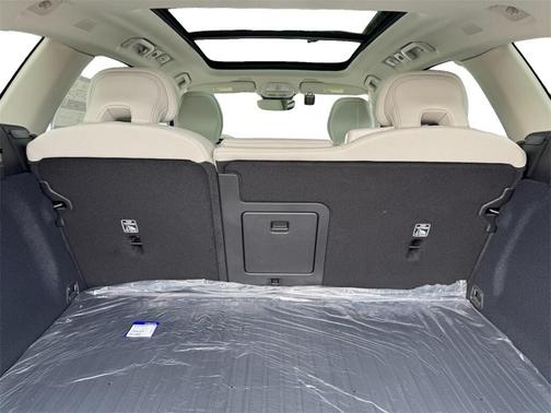 2025 Volvo XC60 Plug-In Hybrid T8 Plus