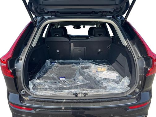 2025 Volvo XC60 Plug-In Hybrid T8 Ultra