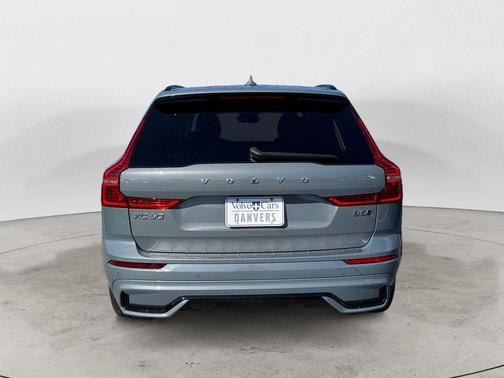 Gray Metallic 2023 Volvo XC60 B5 Plus Dark Theme