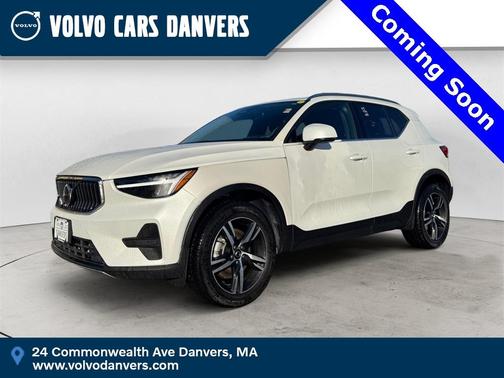 2025 Volvo XC40 B5 Core Bright Theme