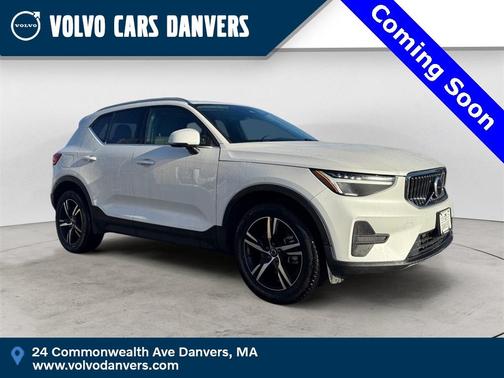 2025 Volvo XC40 B5 Core Bright Theme