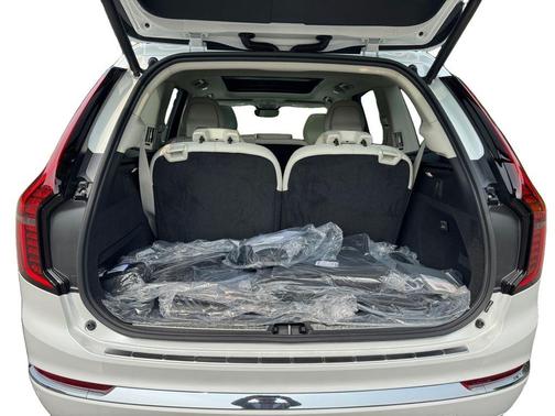 Crystal White 2026 Volvo XC90 Plug-In Hybrid T8 Ultra 7-Seater