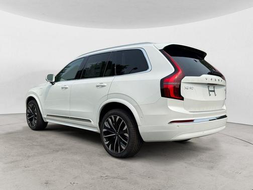 Crystal White 2026 Volvo XC90 Plug-In Hybrid T8 Ultra 7-Seater