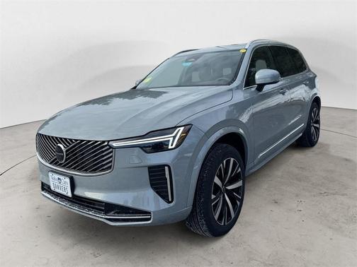 2025 Volvo XC90 B5 Core