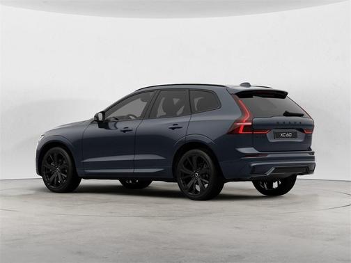 2026 Volvo XC60 B5 Ultra Black Edition
