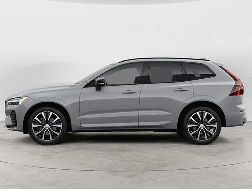 Metallic 2025 Volvo XC60 B5 Plus
