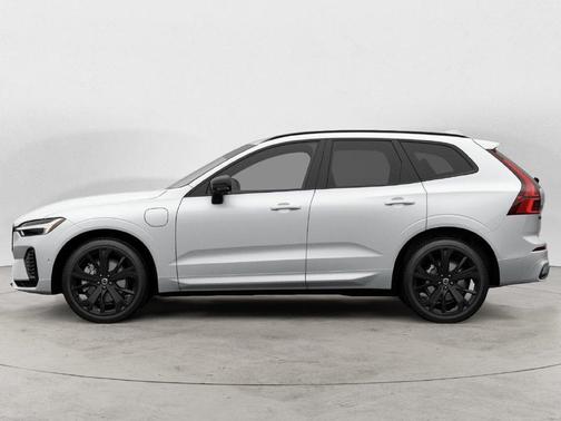 Crystal White 2027 Volvo XC60 T8 EDITION