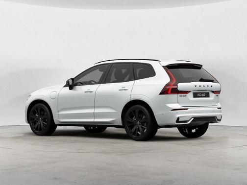 Crystal White 2027 Volvo XC60 T8 EDITION