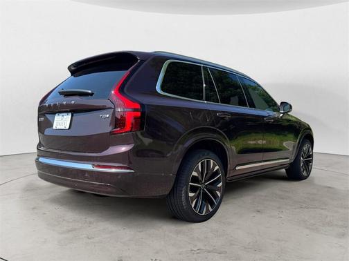 2025 Volvo XC90 Plug-In Hybrid T8 Core 7-Seater