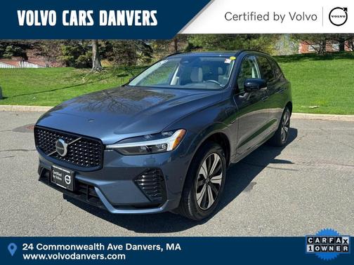 2024 Volvo XC60 Recharge Plug-In Hybrid T8 Plus Dark Theme