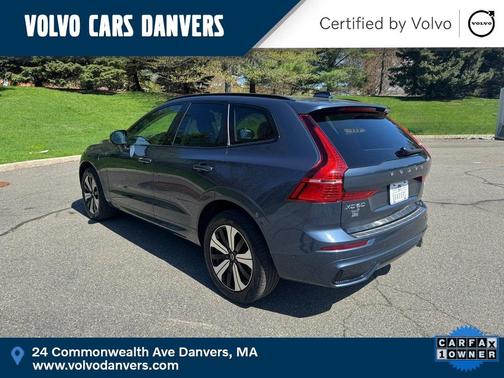 2024 Volvo XC60 Recharge Plug-In Hybrid T8 Plus Dark Theme