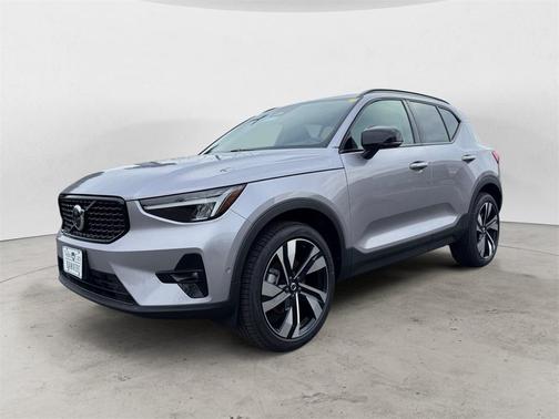 2026 Volvo XC40 B5 Plus