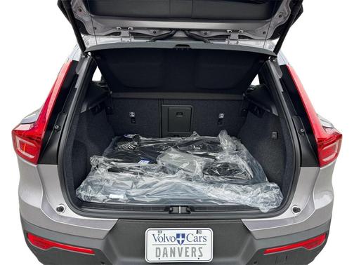 2026 Volvo XC40 B5 Plus