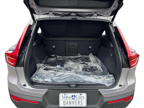 2026 Volvo XC40 B5 Plus