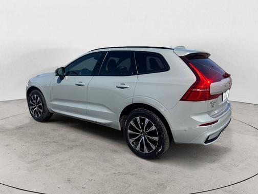 Gray Metallic 2024 Volvo XC60 B5 Plus Dark Theme