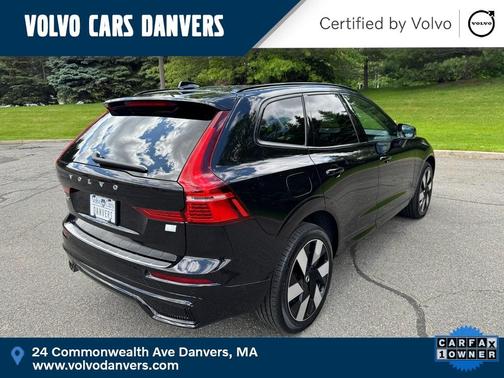 2024 Volvo XC60 Recharge Plug-In Hybrid T8 Plus Dark Theme