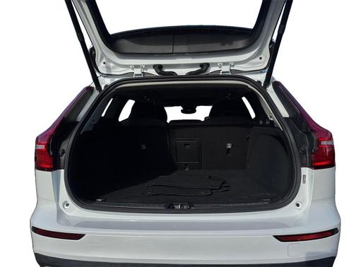 2025 Volvo V60 Cross Country B5 Plus
