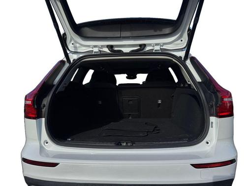 2025 Volvo V60 Cross Country B5 Plus