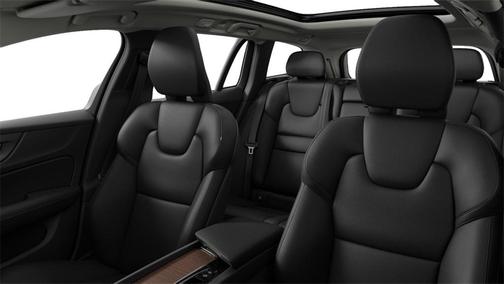 2025 Volvo V60 Cross Country B5 Plus