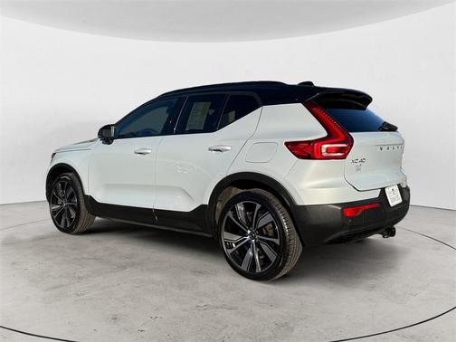 2021 Volvo XC40 Recharge Pure Electric P8