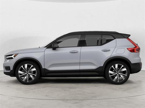 2021 Volvo XC40 Recharge Pure Electric P8