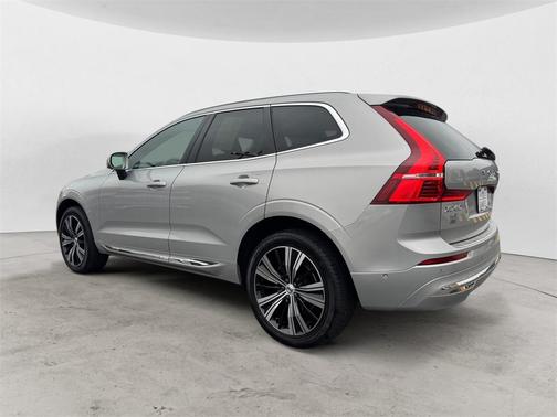 2023 Volvo XC60 B5 Plus Bright Theme