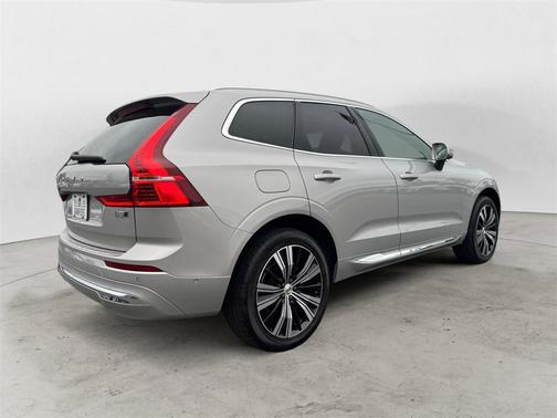 2023 Volvo XC60 B5 Plus Bright Theme