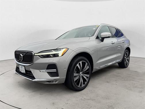 2023 Volvo XC60 B5 Plus Bright Theme