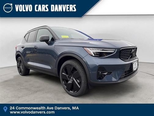 2026 Volvo XC40 B5 Ultra Black Edition